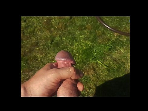 ❤️ Heta heta tjejen får sin rosa fitta knullad och kommer med en spruta i en sommarträdgård ☑ Pornvideo at us ❌